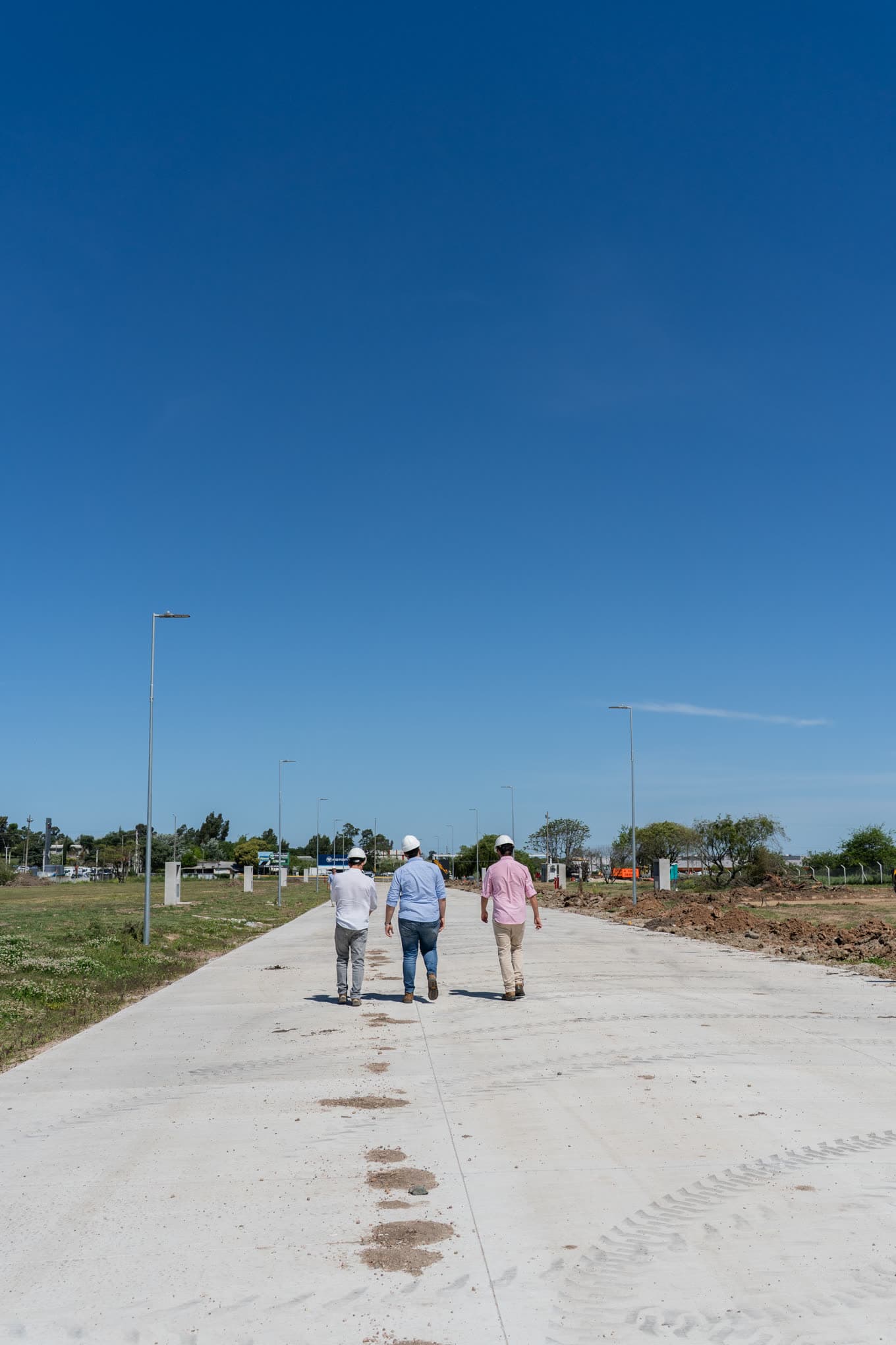 CINETIC — Main site road, concrete paving completed