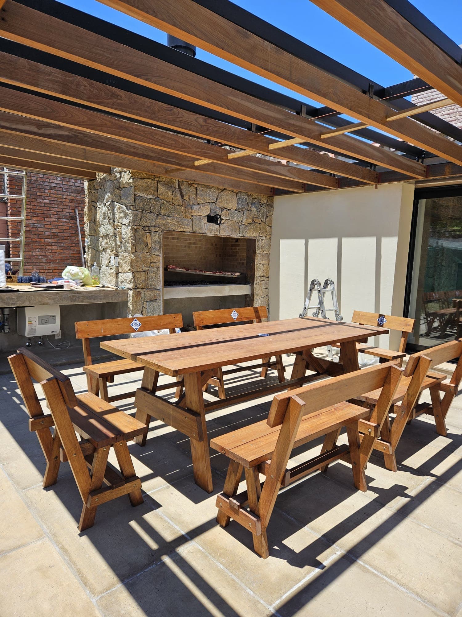 Hardwood — Covered terrace with barbecue and timber pergola
