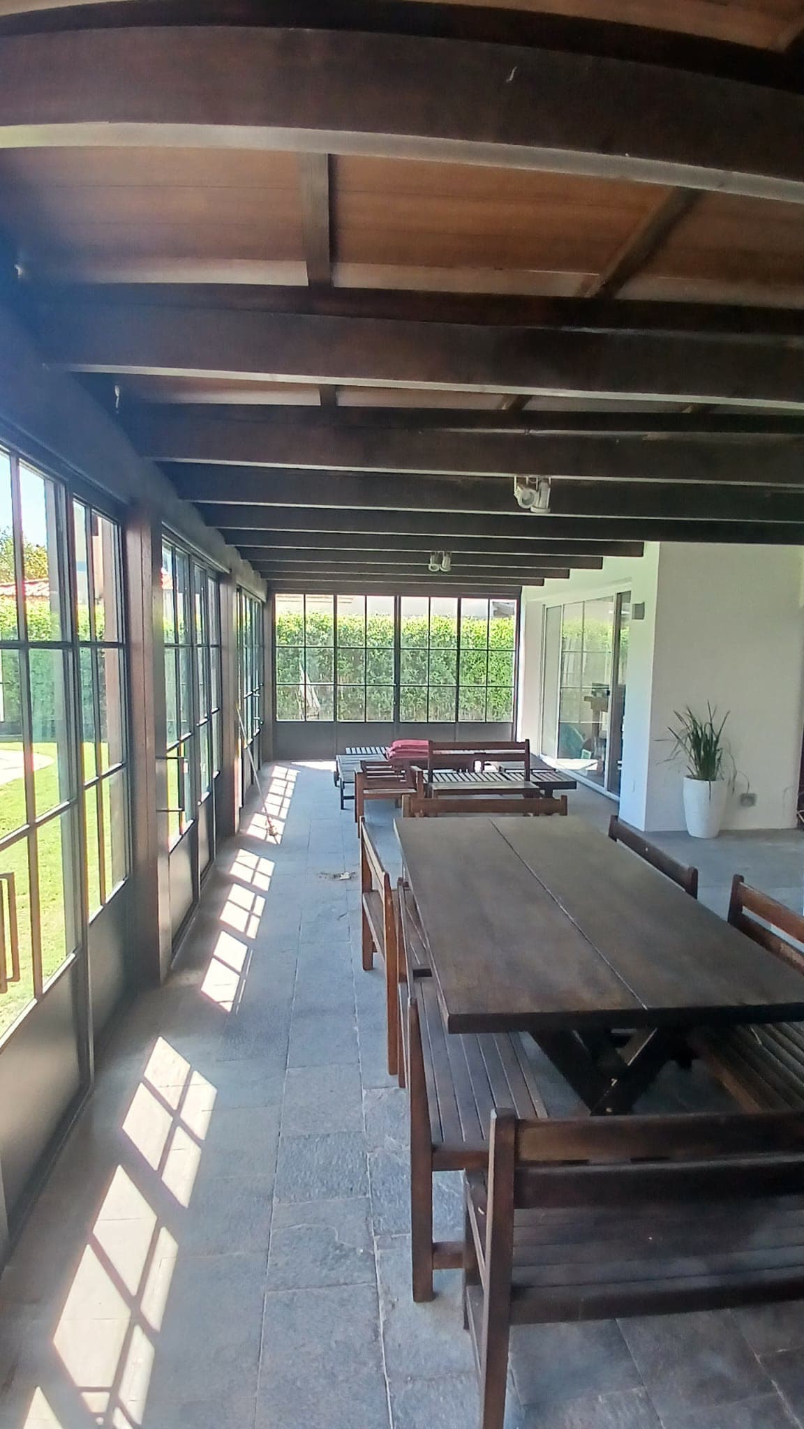 San Nicolás — Inside the glazed gallery