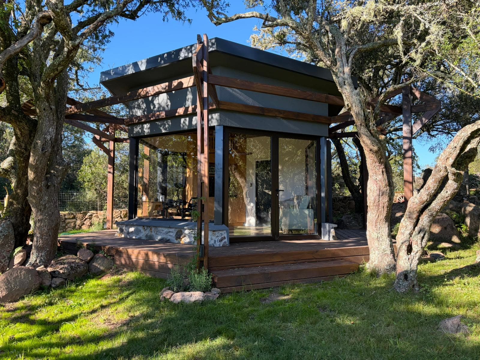 Villa Serrana — The house among the trees