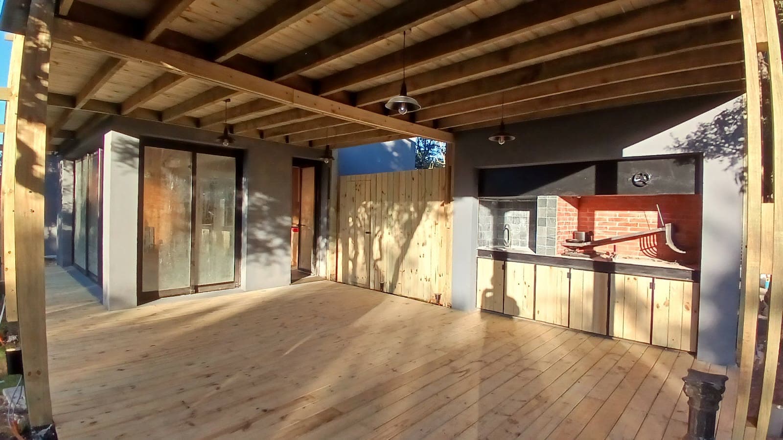 Villa Serrana — Covered terrace with barbecue
