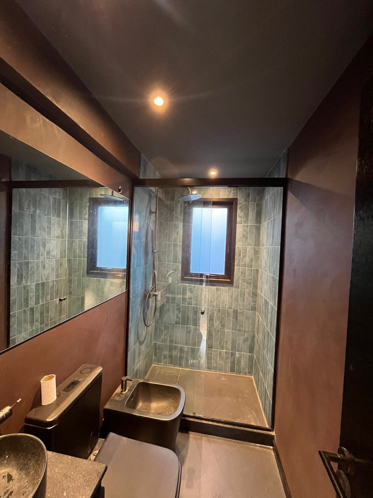 Villa Serrana — Bathroom with timber cladding