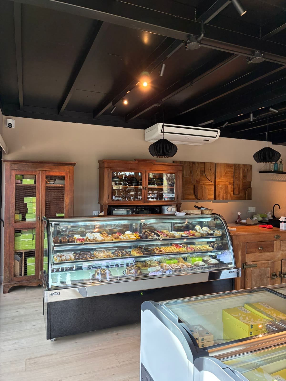 Nora Rey Boutique — Los Horneros — Pastry counter