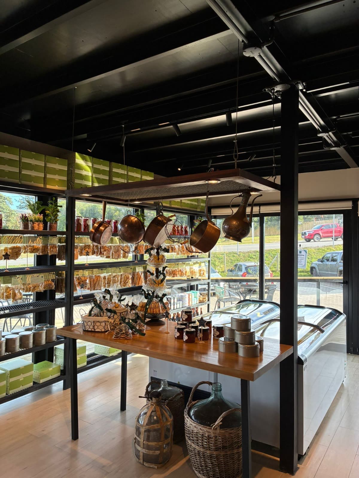 Nora Rey Boutique — Los Horneros — Central display table