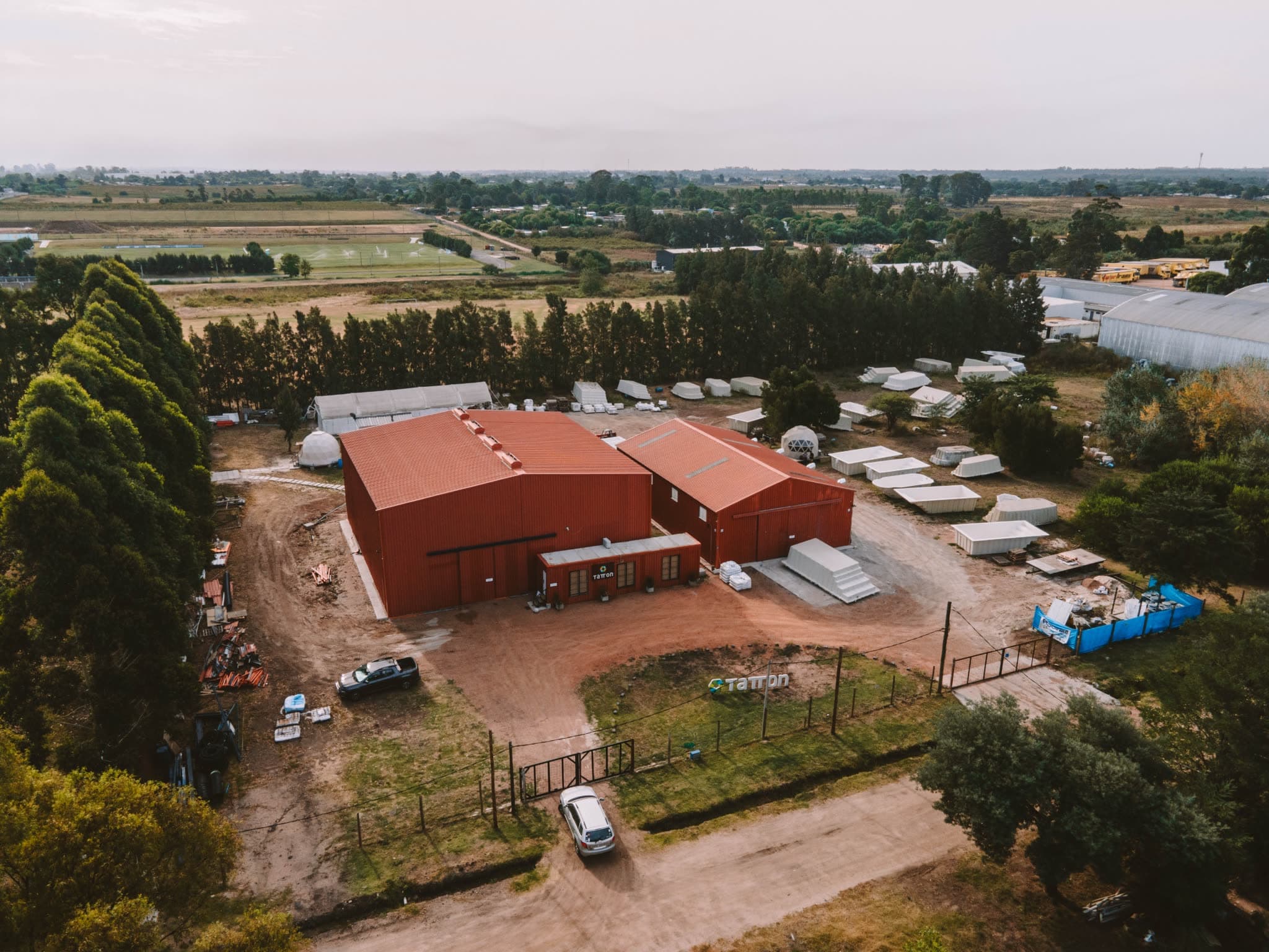 Tatton Galpones — Aerial view of the complex